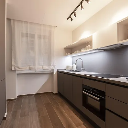 Be Mate Colosseo アパート ローマ