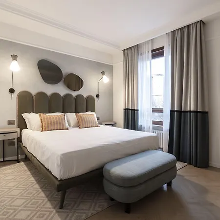 Be Mate Colosseo * روما