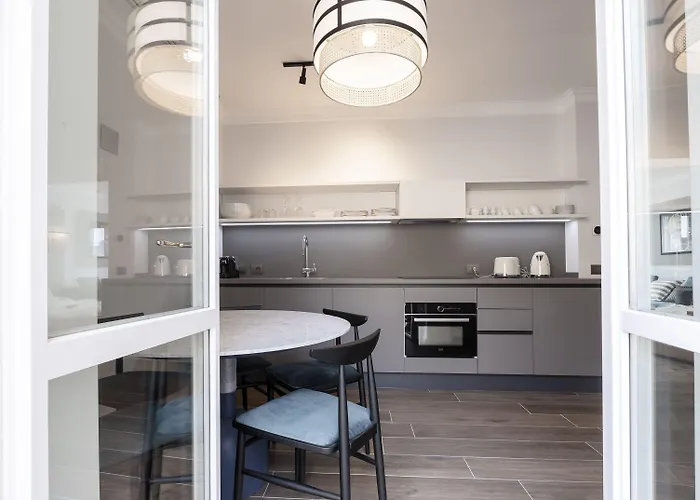 Be Mate Colosseo * روما